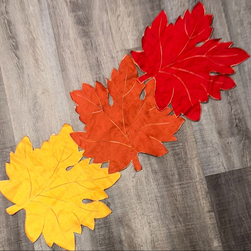 💞 Fabric Autumn Leaf Table Runner